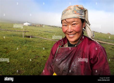 Mongolian Woman Hi Res Stock Photography And Images Alamy