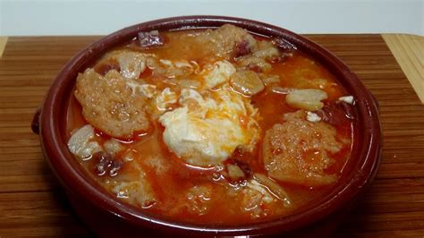 Sopa de ajo sencilla, una receta elaborada por karlos arguiñano y pensada para personas vegetarianas y veganas. SOPAS DE AJO ( SOPA CASTELLANA ) - YouTube