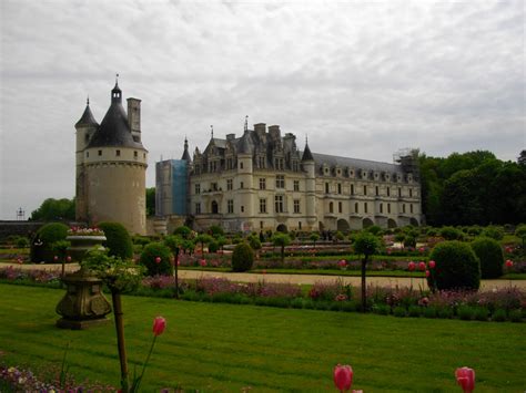 Loire river, longest river in france, rising in the southern massif central and flowing north and west for 634 miles (1,020 km) to the atlantic ocean, which it enters south of the bretagne (brittany) peninsula. Castles of the Loire Valley, France - part 2 | Life in ...