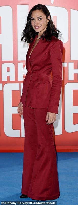 Gal Gadot Looks Fierce As She Power Dresses In A Suit For The Premiere