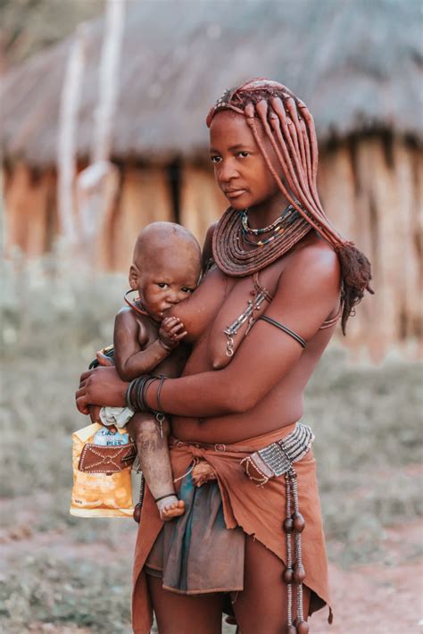 L Habitat Ailleurs Le Peuple Himba De Namibie Arthurimmo Com Le Mag