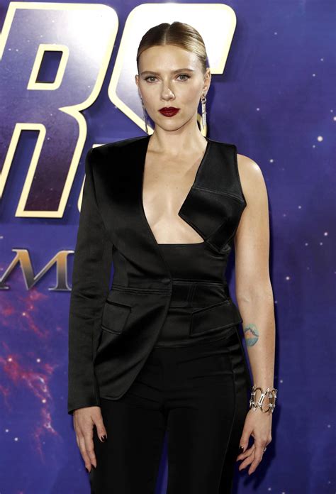 Scarlett Johansson Strips Superhero Red Carpet Wear Back