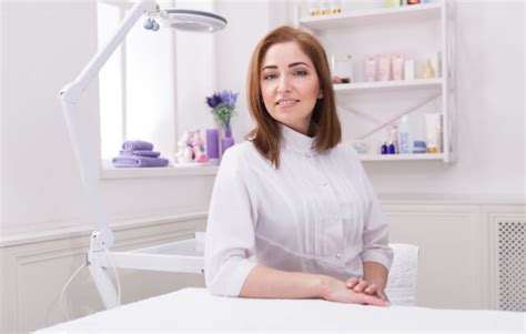 What Is A Beautician Cosmetology 101 Oregon Careers In Healthcare