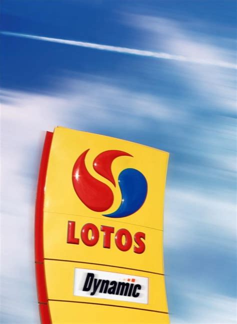 Bezpieczne płatności na wyciągnięcie ręki. Operating segment - Grupa LOTOS S.A.