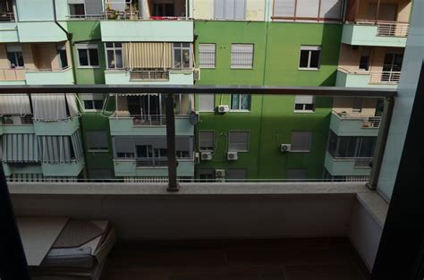 Zyra me Qera ne Tirane ne nje pozicion te mire afer Zogut te Zi