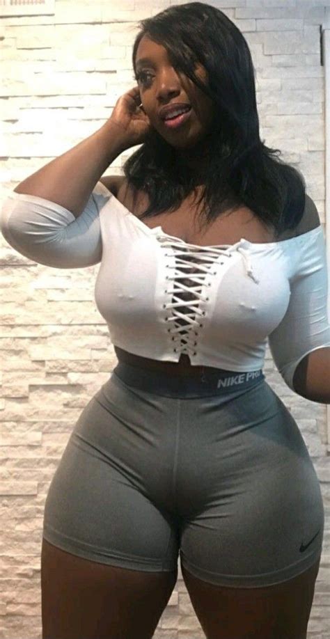 Pin By Pharaohs Road On Elagance Curvy Girl Outfits Curvy Woman