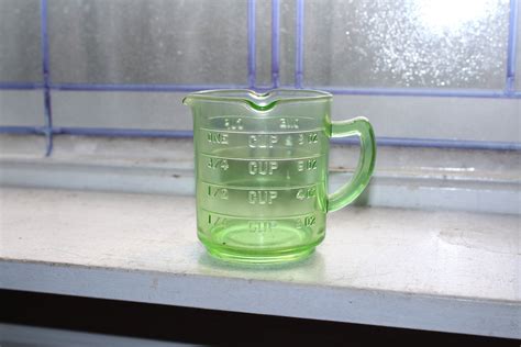 Green Depression Glass Kelloggs Measuring Cup 3 Spout Vintage 1930s