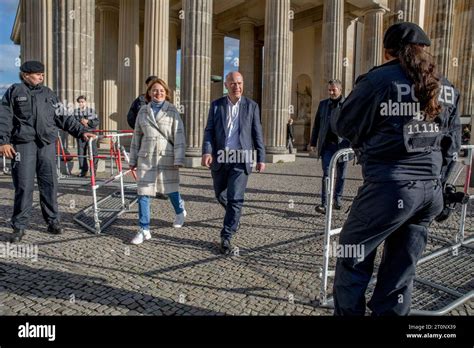 Mayor Kai Wegner. In a poignant display of solidarity and remembrance