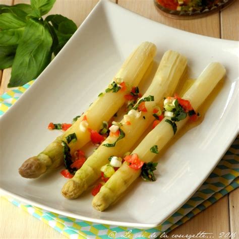 Asperges blanches vapeur à la sauce vierge
