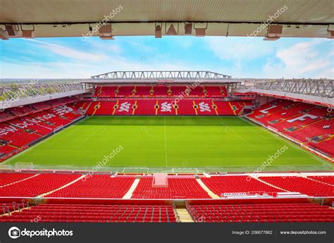 X1 officiële liverpool football stadion muurschildering, officiële liverpool football club muur sticker decal ingesteld, plus de leginstructies. Liverpool United Kingdom May 2018 Anfield Stadium Home ...