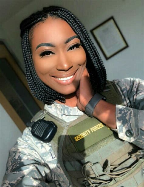 This army haircut is super short, but it still stays true to the style. Military | Army women, Military hair, Military women