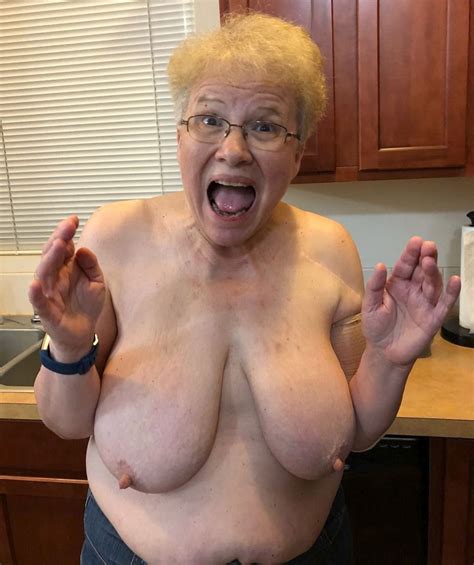 Big Saggy Full Grown Tits Homemade Pics Grannypornpic Com