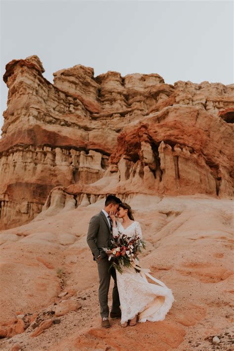 Red Rock Canyon Elopement Southern California Red Rock Wedding