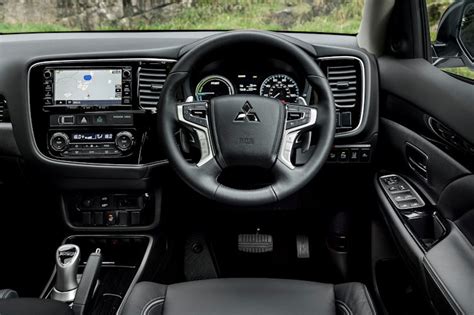 Mitsubishi Outlander Interior And Infotainment Carwow