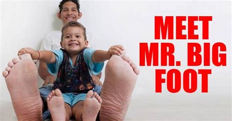 Biggest foot in the world. This Man Holds Guinness World Record For Largest Feet! You ...
