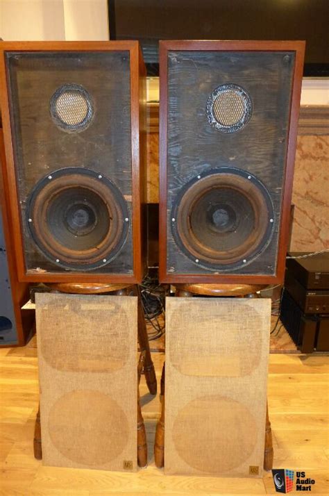 Pair Of Vintage Acoustic Research Ar 2x Stereo Speakers Amazing