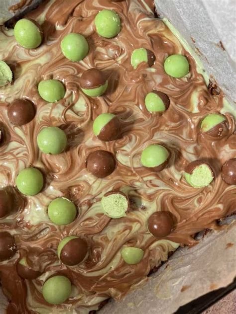 No Bake Mint Aero Traybake Something Sweet Something Savoury