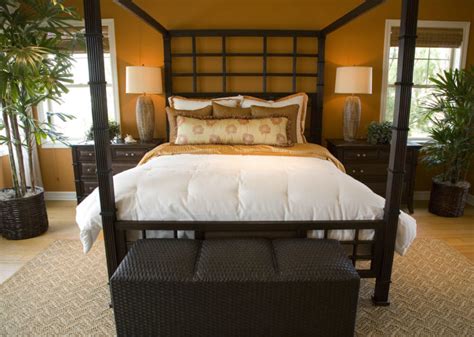 18 Master Bedrooms Featuring Canopy Beds And Four Poster