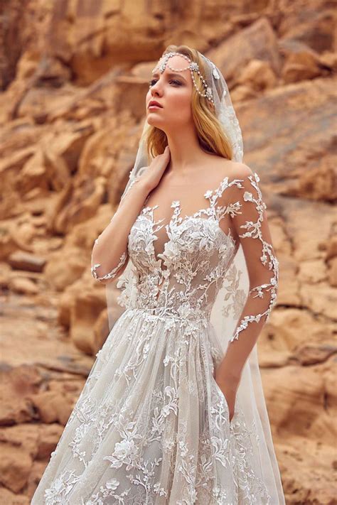 Robe de mariée haute couture en dentelle Oksana Mukha Paris