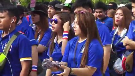 บรรยากาศแฟนบอลไทยกรูเข้าสนามเพื่อชมเกมไทย อิรัก Matichon Tv Youtube