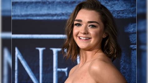 Maisie Williams Topless Pictures Leaked Online Arent Explicit Says Rep