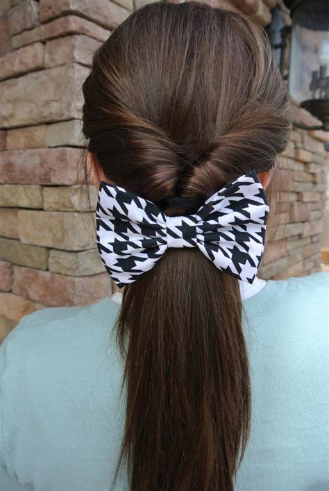 If you have some bow hair accessories, why not put them on your hair in order to spice up the look. ONE BOW - 4 WAYS: CUTE IDEAS FOR WEARING A HAIR BOW | Bow ...
