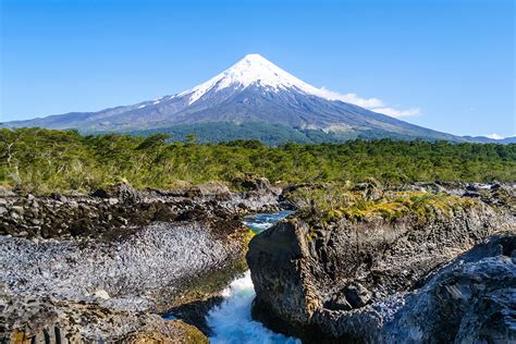 The chilean portion embraces the southern part of the region of los lagos, and the regions of aysen and magallanes. 13 Day Wonders of Patagonia | South America Tours | Webjet ...
