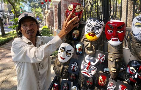 Vietnamese Man Devotes Life To Making Traditional Masks Despite Their Waning Popularity Tuoi