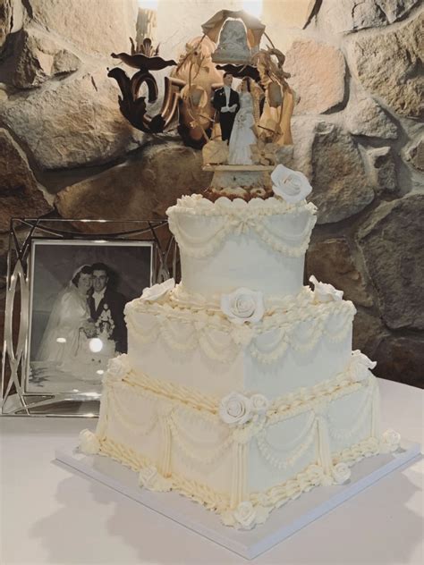 Trend Alert For 2023 Brides Vintage Wedding Cake Designs