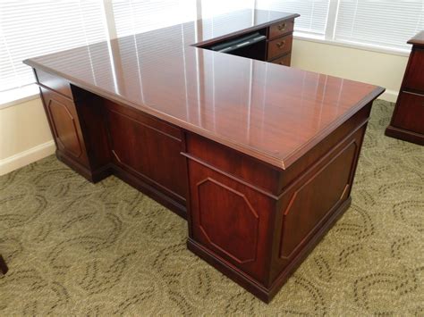 Choice Of Lots 51 36 X 72 Kimball Presidential Executive L Desk