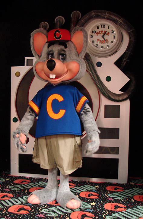 Chuck E Cheese S Unveils New Modern Style Design