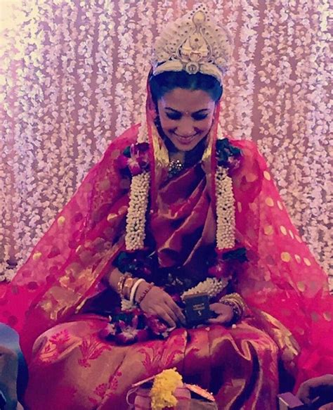 Riya Sen Got Hitched Pics From Her Traditional Bengali Wedding Indian Wedding Bride Vogue