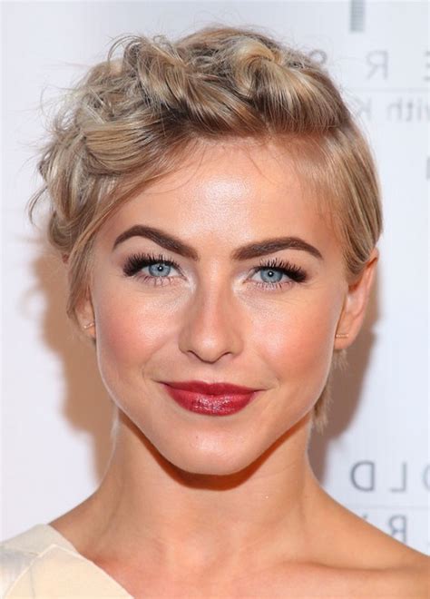 Julianne Hough Short Messy Hairstyle For Summer Styles Weekly