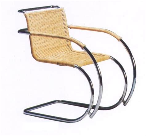 With this chair, mies van der rohe made an important artistic statement. Ludwig Mies Van Der Rohe chair - Bauhaus Italy