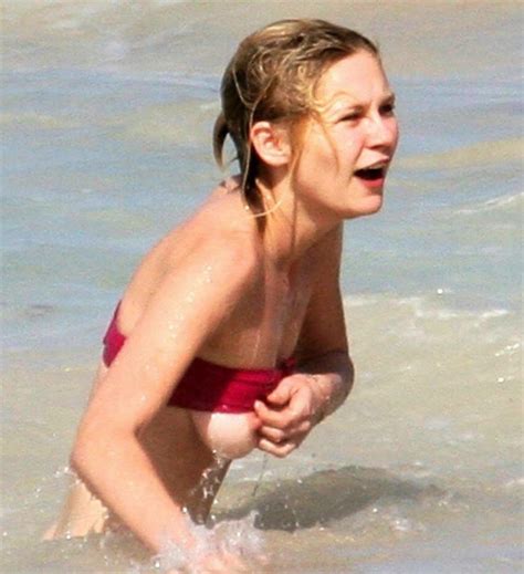KIRSTEN DUNST OOPS MOMENTS TITS AND PUSSY SLIP The Fappening