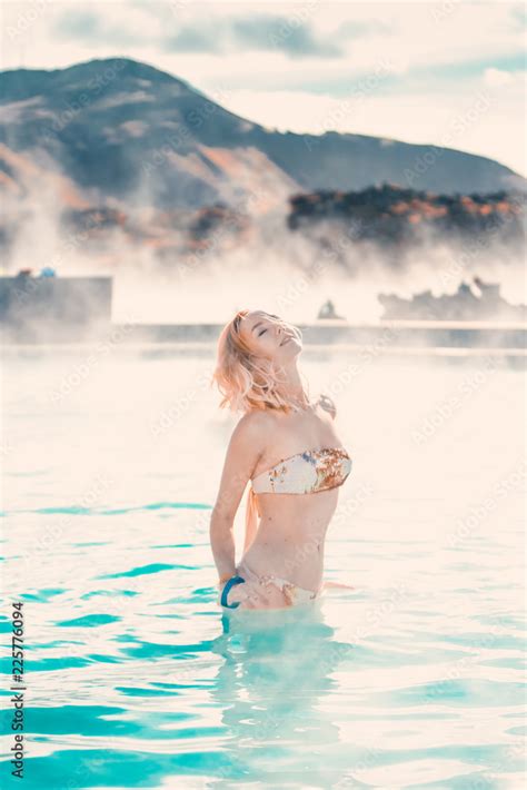 Admirer Parc Jurassique G N Rosit Iceland Bikini Sans Signification