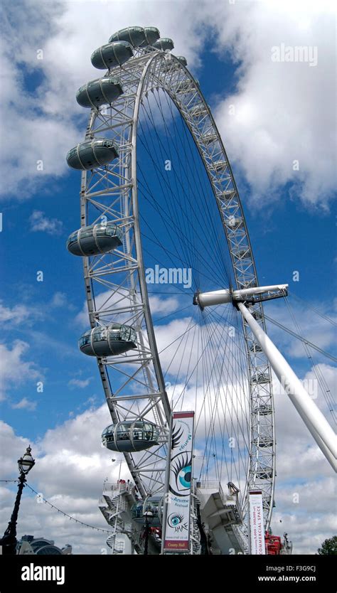 London Eye Millennium Wheel Cantilevered Observation Wheel River