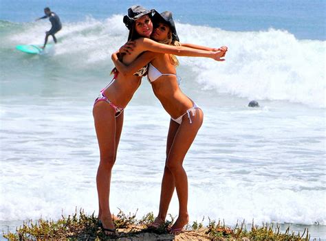 Cowgirls At The Beach Beach Surf Cowgirls Bikinis Hd Wallpaper Peakpx