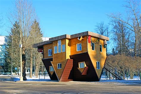 Weird Places The Upside Down House Klm Blog