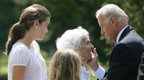 Contracandidatul lui donald trump are doi copii și șapte nepoți / foto. Joe Biden: Who's who in the close-knit Biden family tree