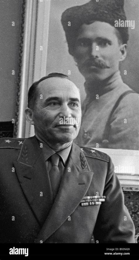 Le Major Général Alexander Chapaev Le Fils Du Héros De Guerre Civile