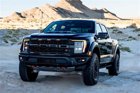 Super Truck Shootout Ford F 150 Raptor R Vs Ram 1500 Trx Carbuzz