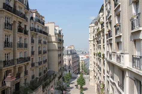 Montmartre Paris France Montmartre Paris Being In The World Paris