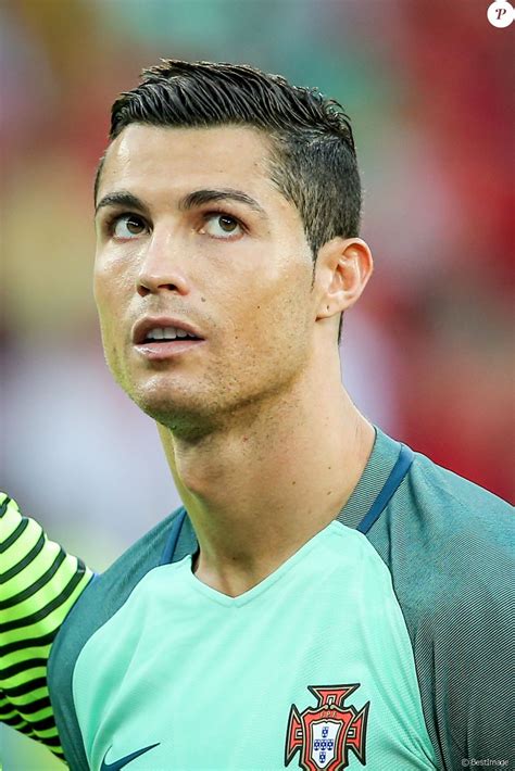 Cristiano Ronaldo Lors Du Match De Demi Finale De Luefa Euro 2016