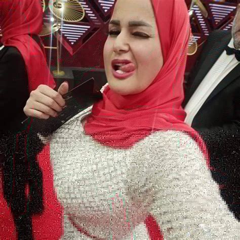سما المصرى بالحجاب على السجادة الحمراء بمهرجان القاهرة السينمائي41