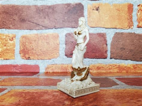 Vintage Afrodite Figurine In Miniatura Dea Greca Afrodite Etsy
