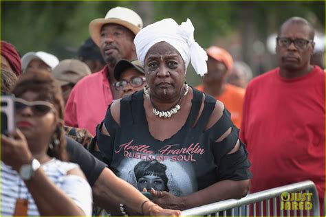 Photo Aretha Franklin Open Casket Public Viewing 05 Photo 4135339