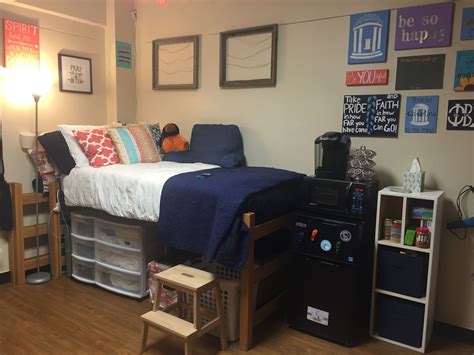 Avery Dorm Unc Chapel Hill Guy Dorm Rooms College Dorm Room