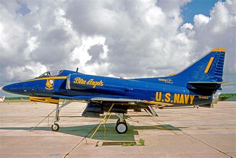 Douglas A 4 Skyhawk Wikipedia Us Navy Blue Angels Us Navy Aircraft