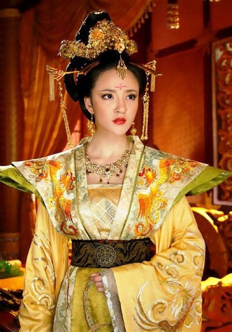 Bull horn wig package *2, adequate hair can be used unnecessarily (牛角假发包) 2. Chinese hair style through centuries - Kaleidoscope effect